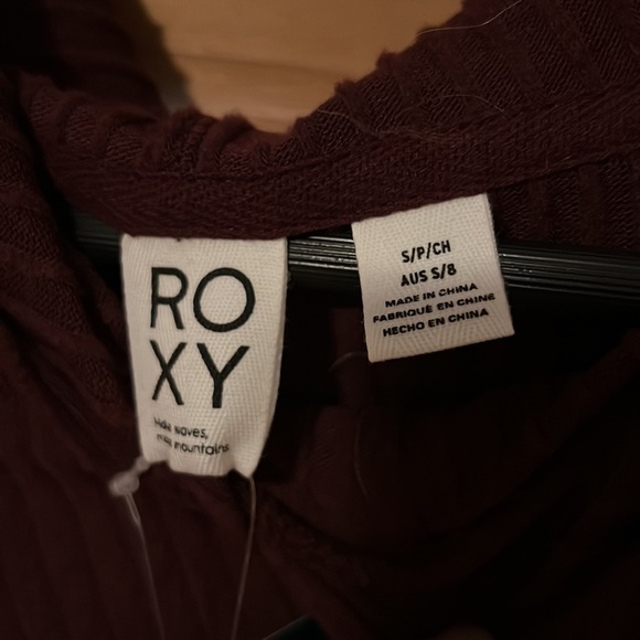 Maroon Roxy sweater with hood - Picture 4 of 6